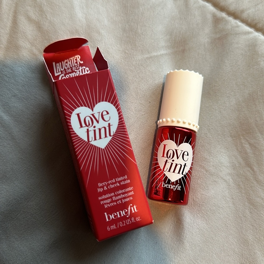 Benefit love tint